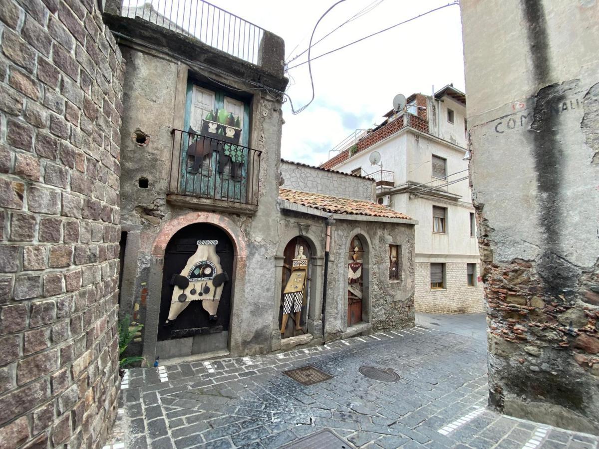 "The Gole Of Alcantara Living In The Dream'S Room" Graniti Exteriör bild