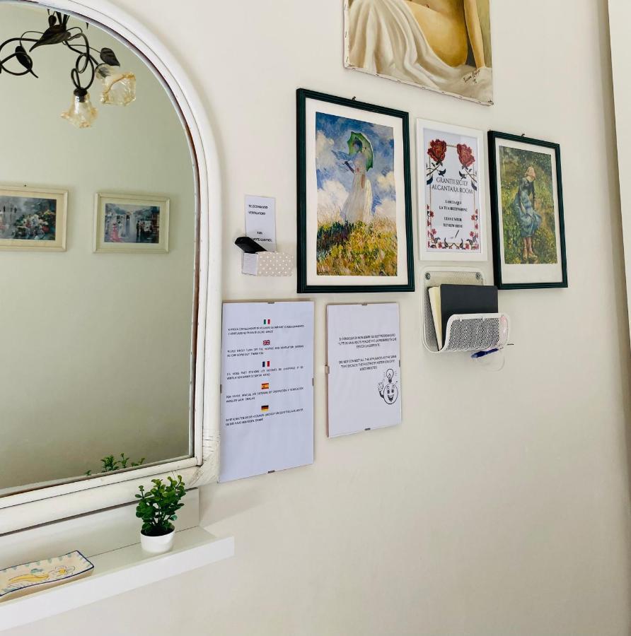 "The Gole Of Alcantara Living In The Dream'S Room" Graniti Exteriör bild